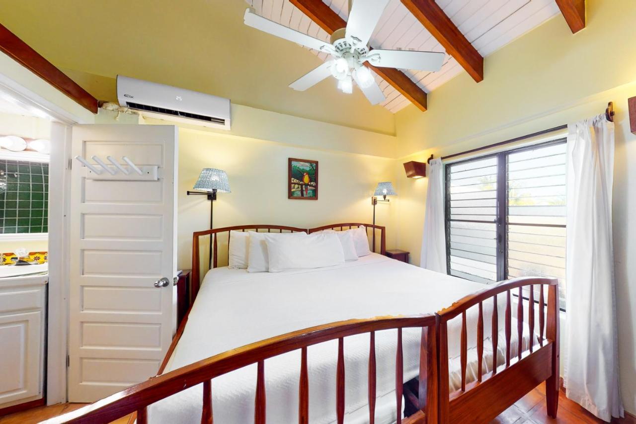 Condo #27 @ Beachside Villas Dangriga Exteriör bild