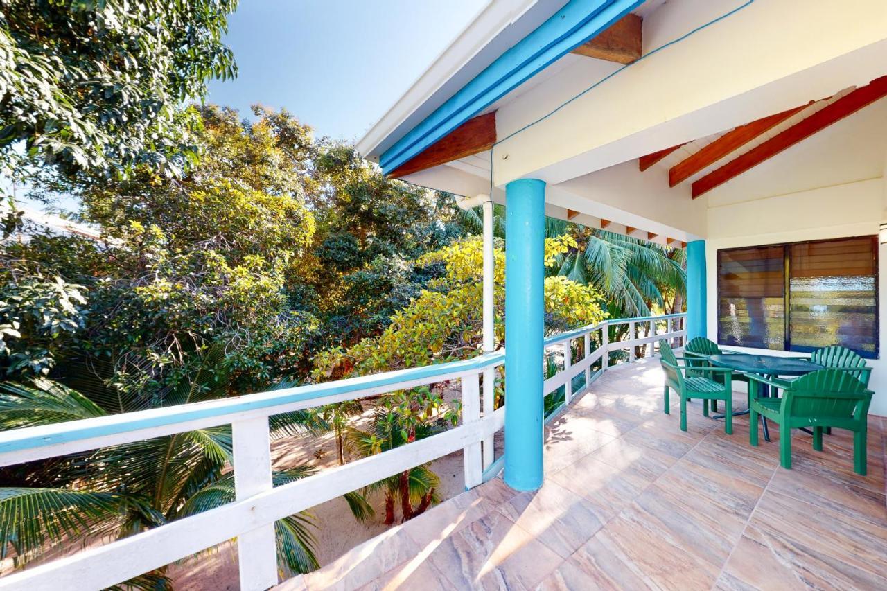 Condo #27 @ Beachside Villas Dangriga Exteriör bild