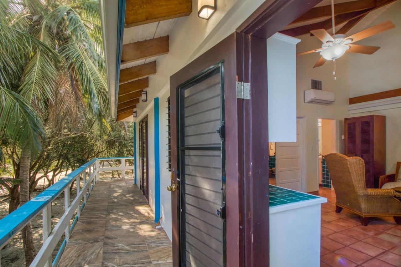 Condo #27 @ Beachside Villas Dangriga Exteriör bild